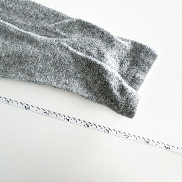 Brandy Melville Sweater V-Neck Gray Wool Blend Women's One Size Lightweight - Picture 6 of 7